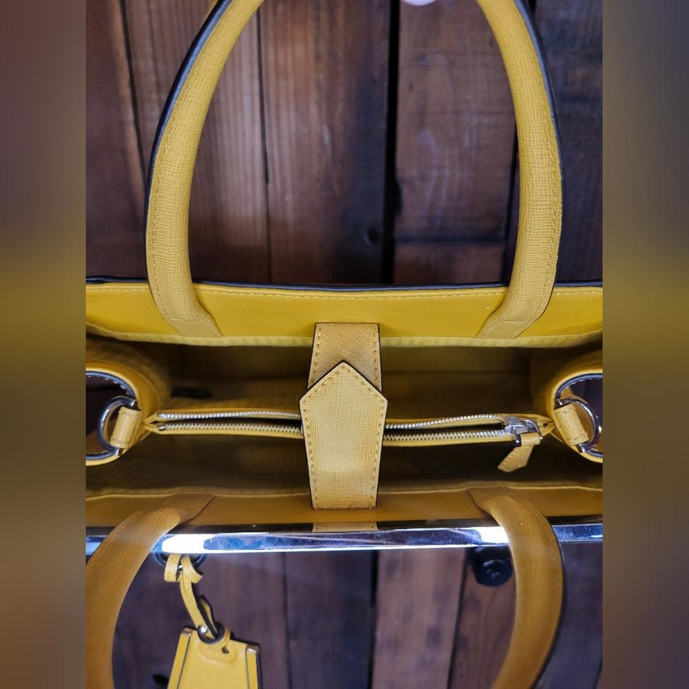 Fendi Leather Petite 2Jours Tote - Picture 9 of 12